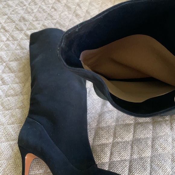 Never worn Sexy Brazil designer suede boots. - Picture 5 of 7